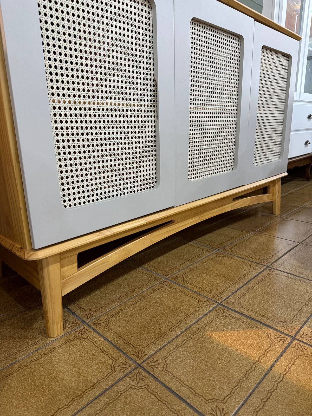 Buffet Palhinha nude A- 0,90 x L- 1,46 x P- 0,50