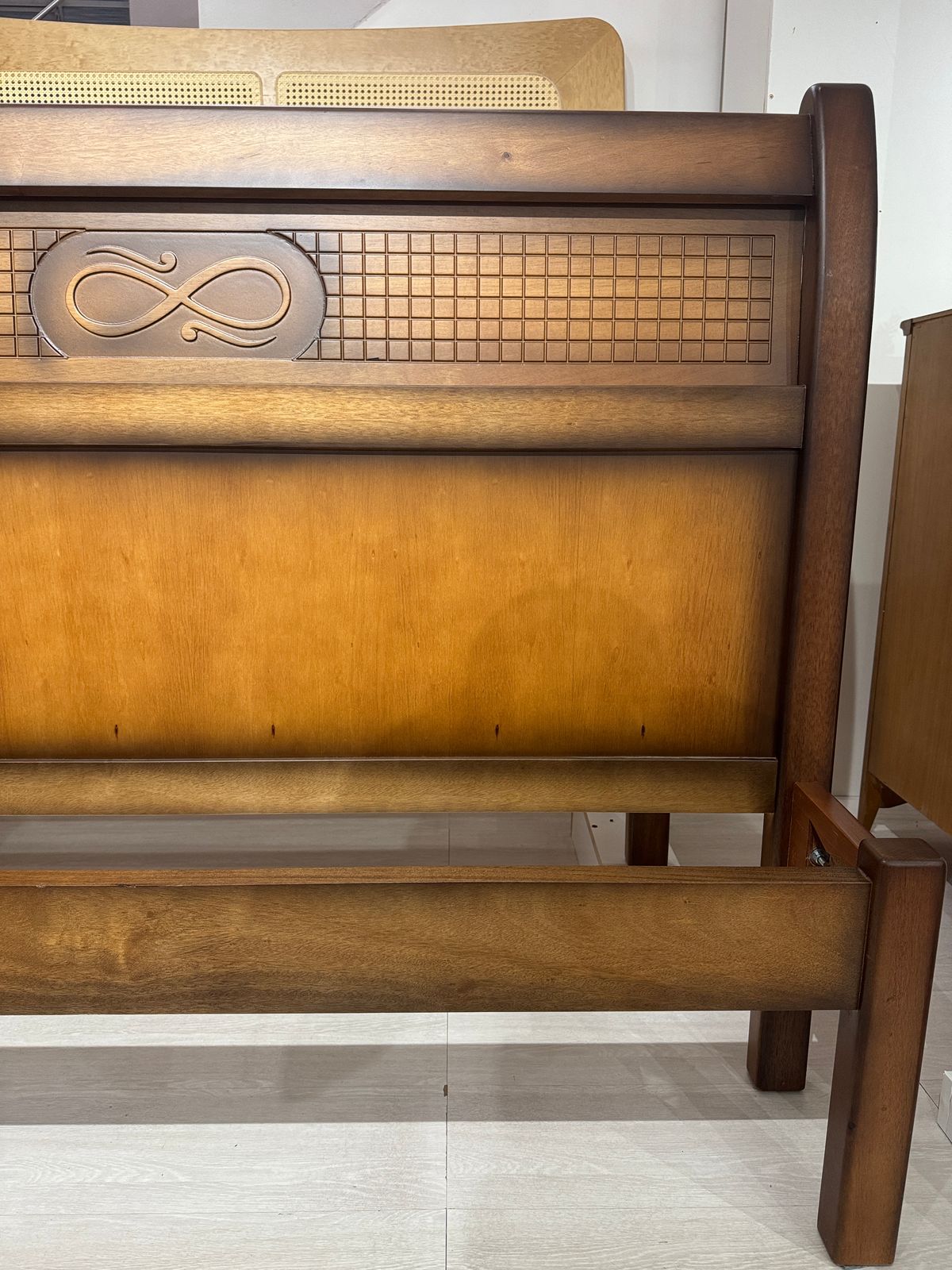 Cama Casal Madeira Maciça Infiniti Amêndoa Envelhecido