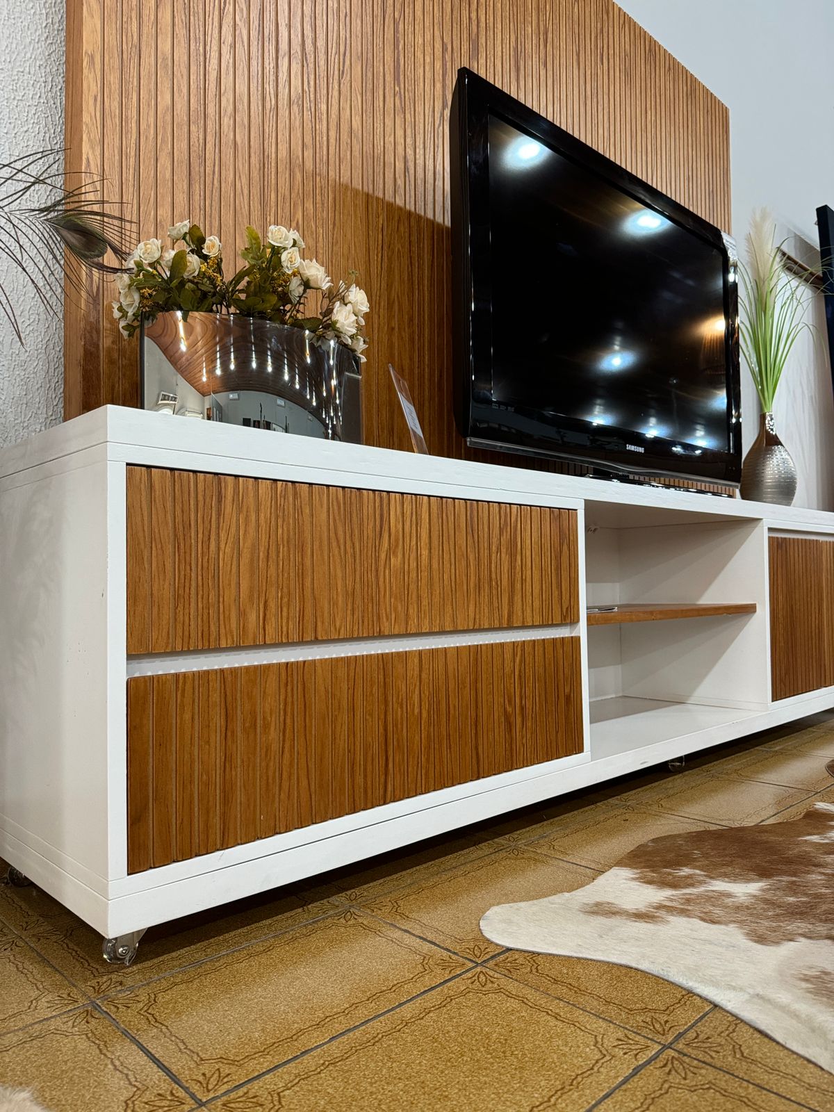 Home Milano Madeira Maciça Cinamomo/Branco 187 cm x 220 cm x 39 cm