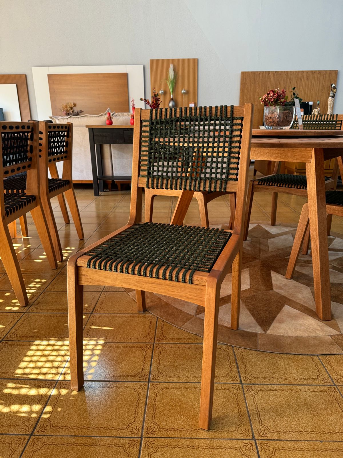 Cadeira Tambaú eucalipto com corda náutica verde