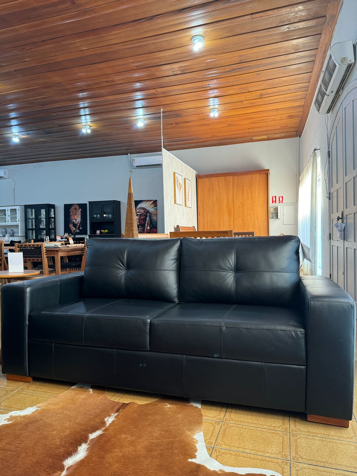 Sofá Lucca Couro Legitimo Preto 95 cm x 200 cm x 90 cm - 3 Lugares