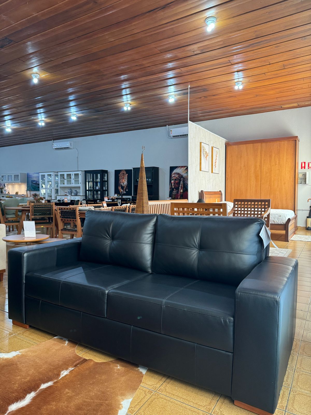 Sofá Lucca Couro Legitimo Preto 95 cm x 200 cm x 90 cm - 3 Lugares