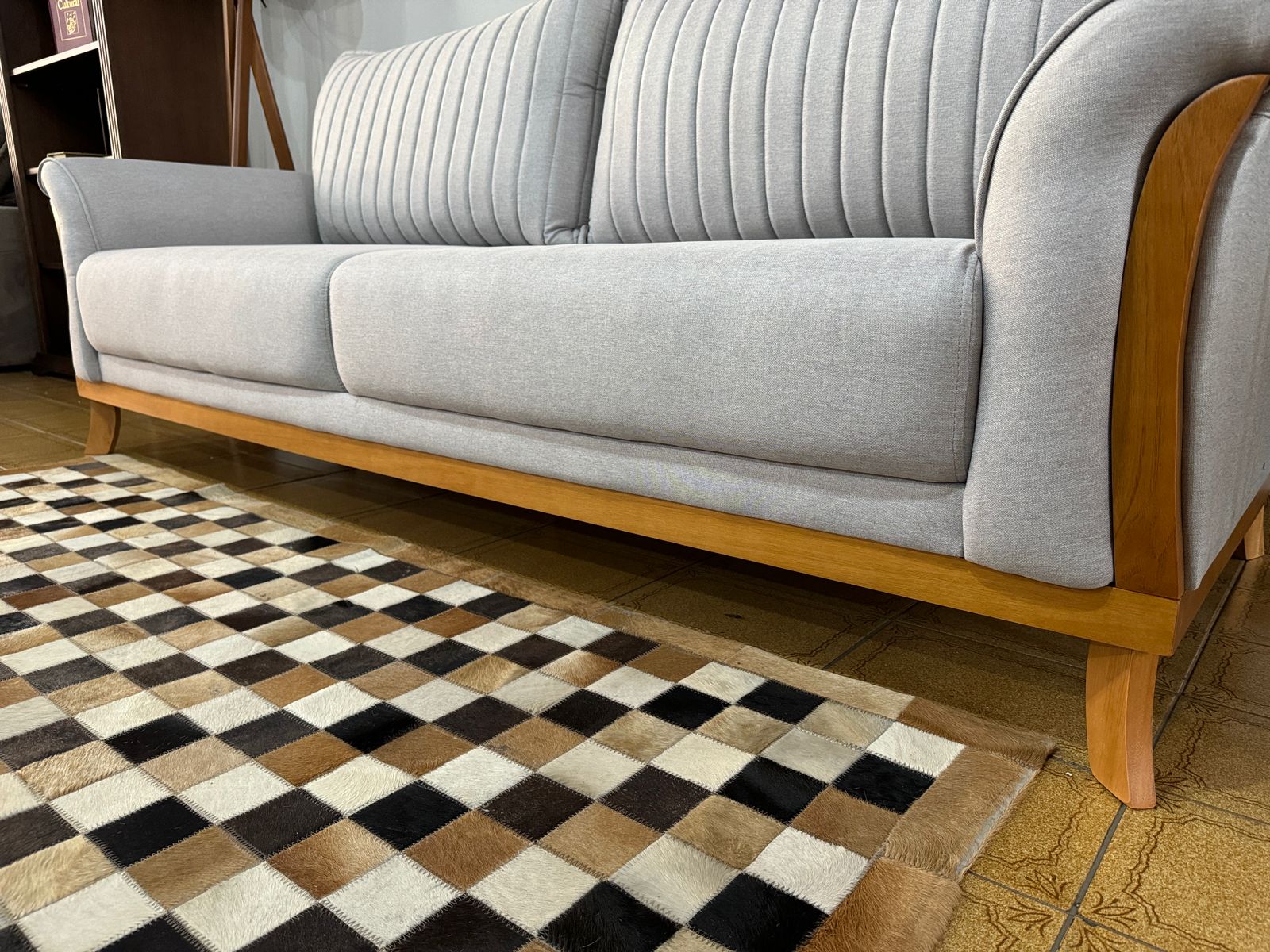 Sofá Louise Linho Cinza 96 cm x 220 cm x 86 cm - 3 Lugares