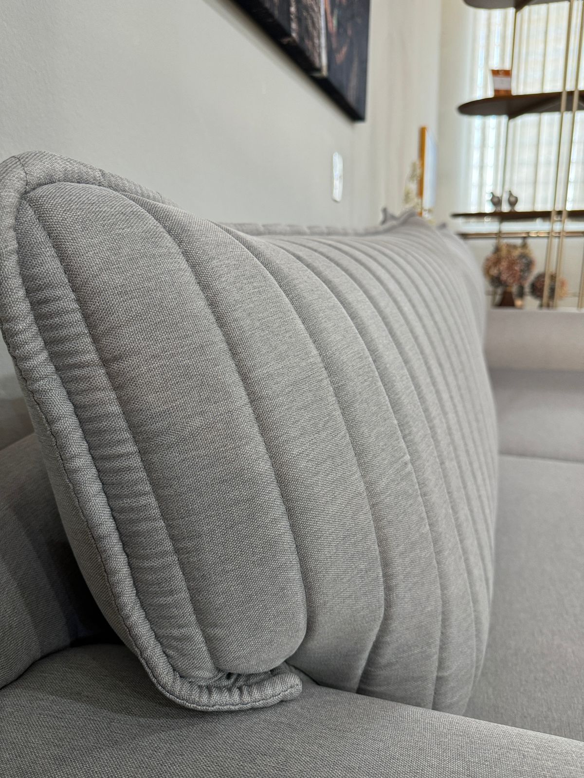 Sofá Louise Linho Cinza 96 cm x 220 cm x 86 cm - 3 Lugares