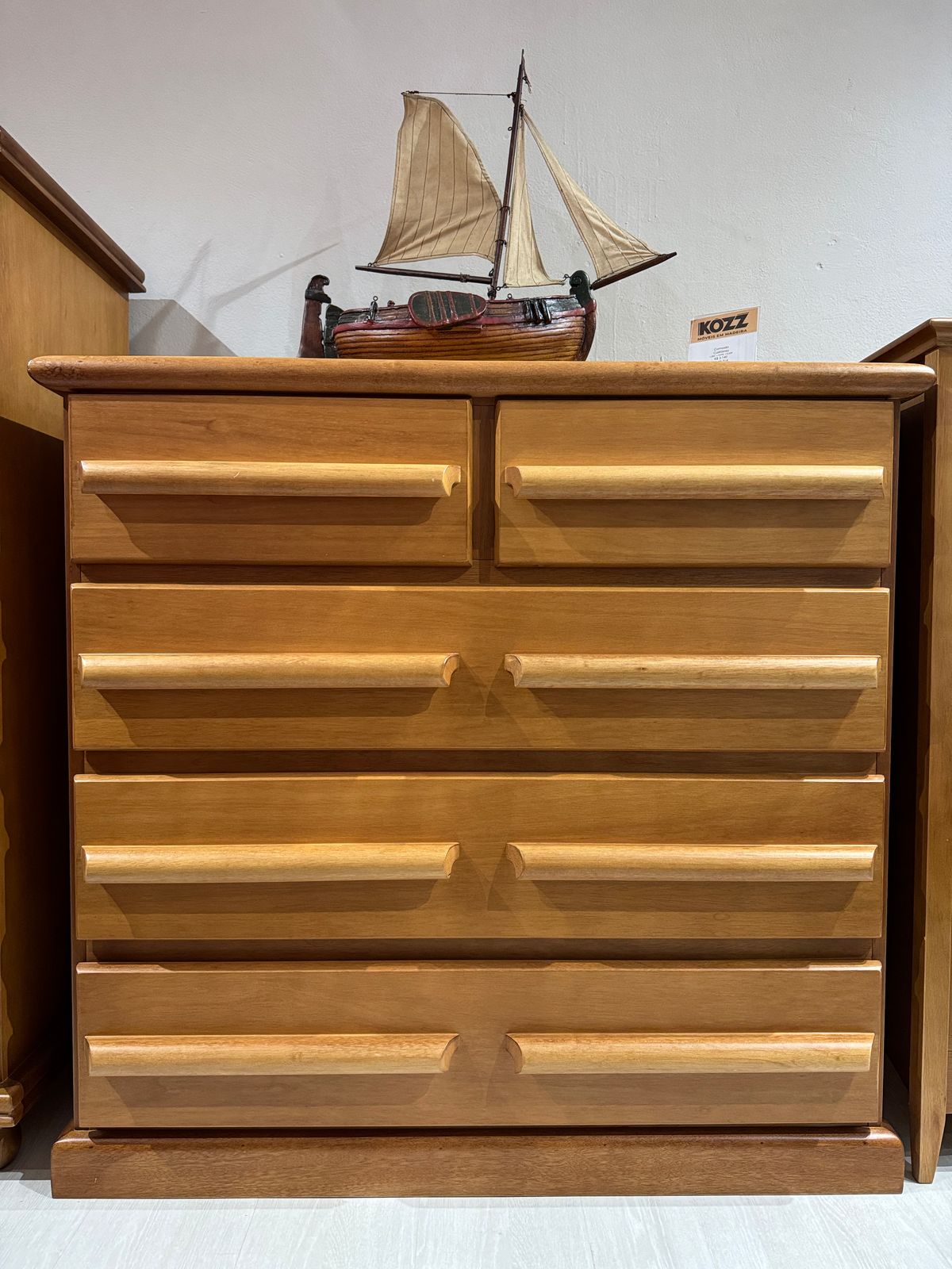 Cômoda Califórnia Madeira Maciça Mel 100 cm x 105 cm x 53 cm