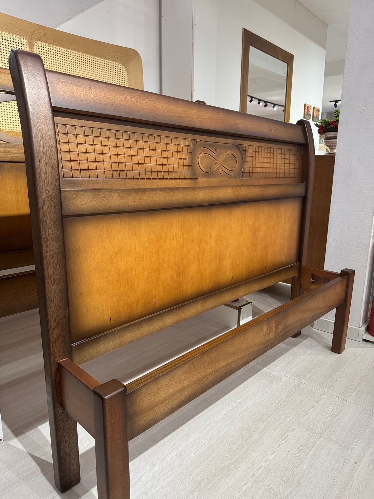 Cama Casal Madeira Maciça Infiniti Amêndoa Envelhecido