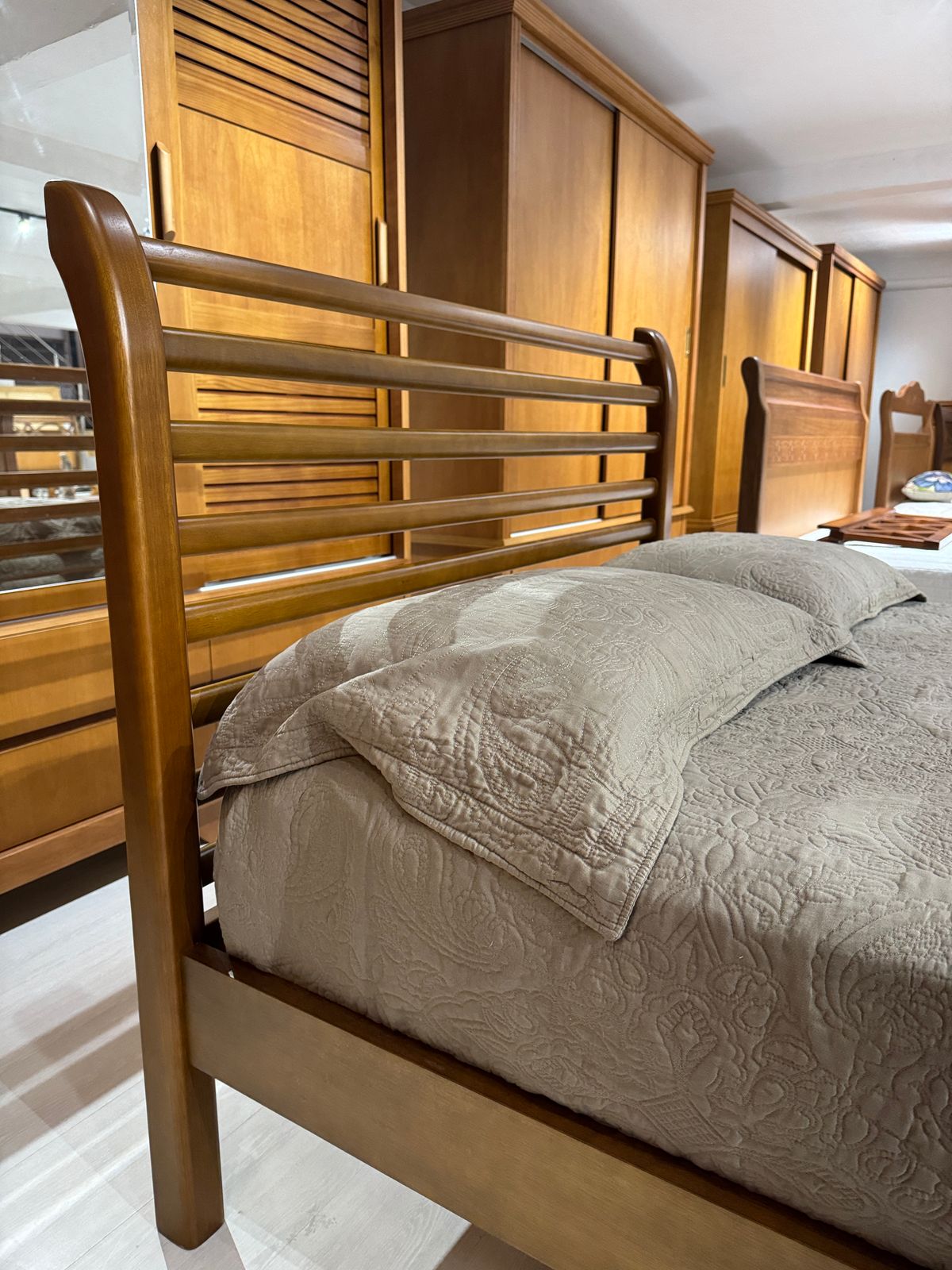 Cama Casal Curvada