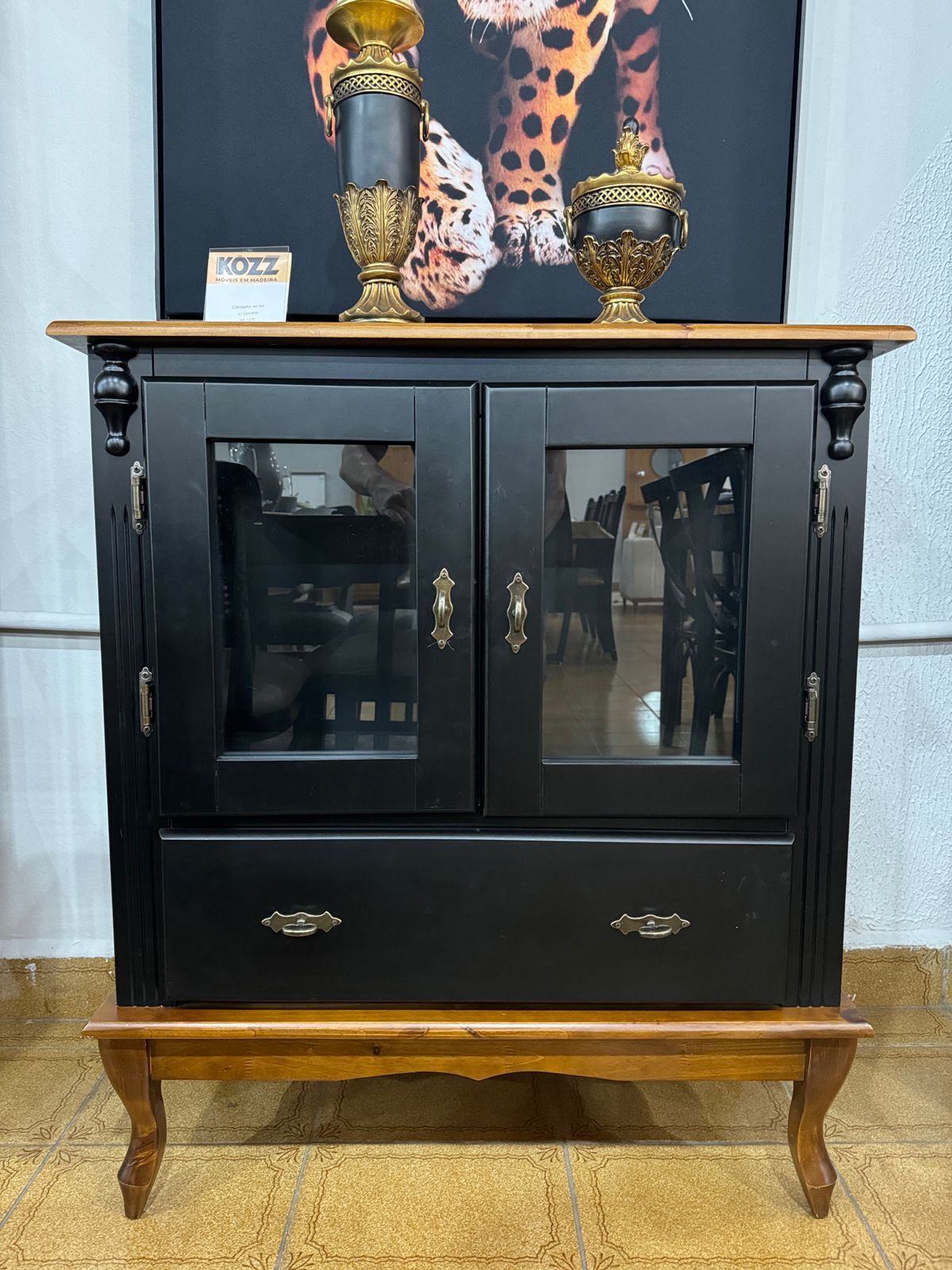 Cristaleira Baixa Preto/Imbuia 93 cm x 80 cm x 40 cm