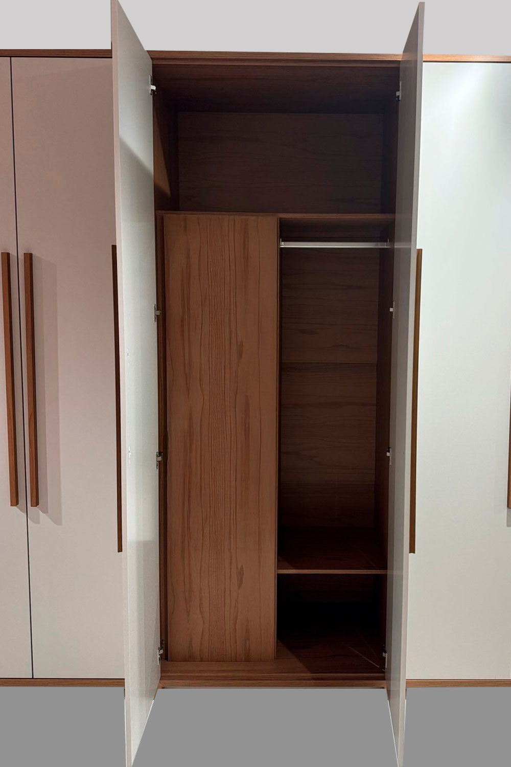 Roupeiro Rocksford em MDF 6 Portas de abrir