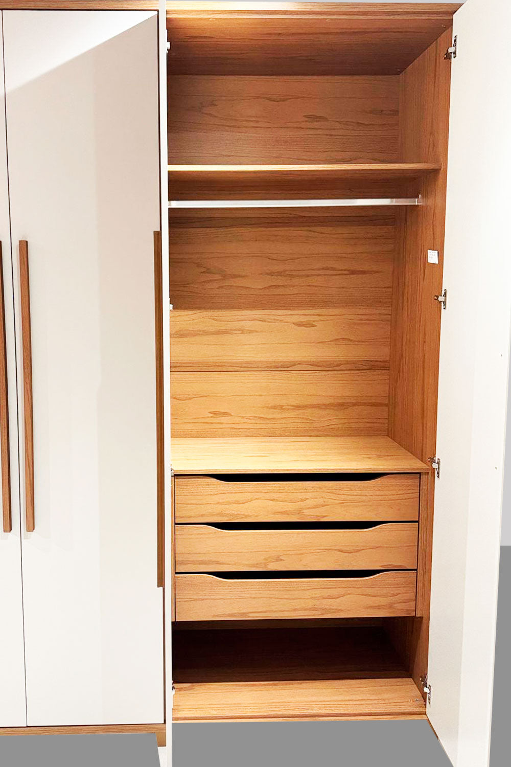 Roupeiro Rocksford em MDF 6 Portas de abrir