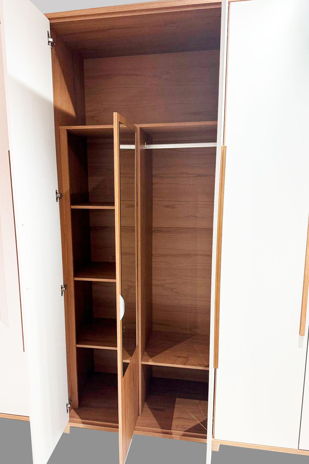 Roupeiro Rocksford em MDF 6 Portas de abrir